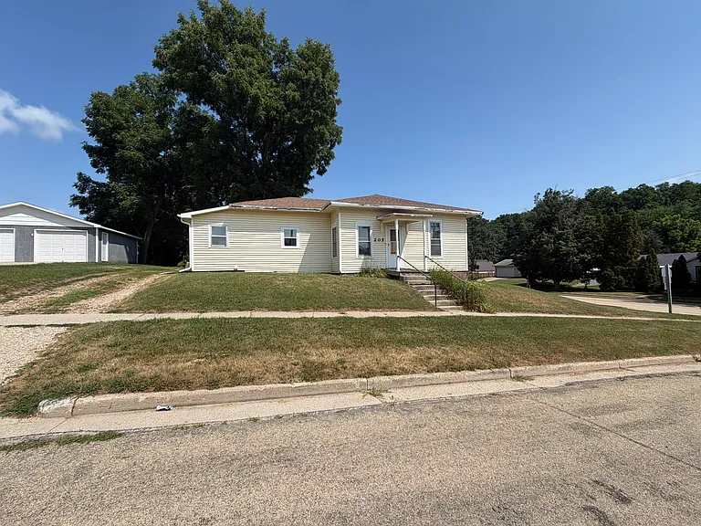 205 Milwaukee St — Photo 2