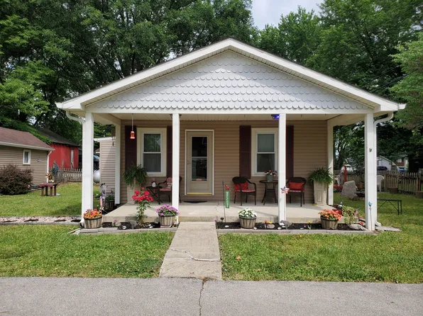 8530 W Sycamore Rd, Fairland, IN 46126