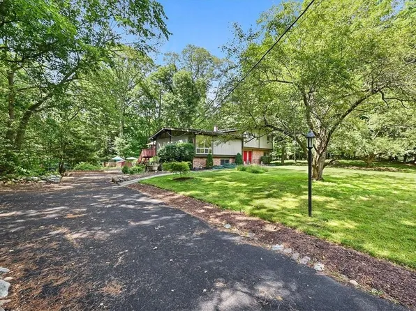 26 Robin Hood Road, Suffern, NY 10901