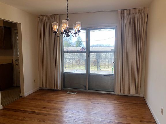5th image of 3211 Sudbury Ln