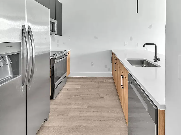 39-40 Madison St #518L — Photo 5