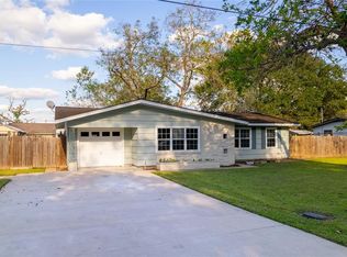 1204 Mac Dr, Sweeny, TX 77480