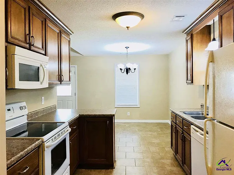211 Station Way — Photo 17