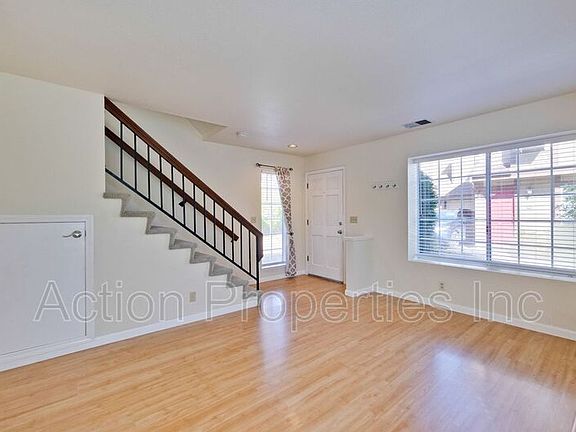 4th image of 145 Crescent Ave