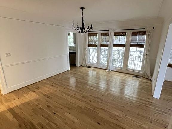 5th image of 1941 N Vermont Ave #9902901
