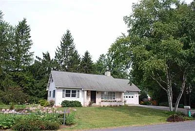 140 Buckthorn Dr photo 1