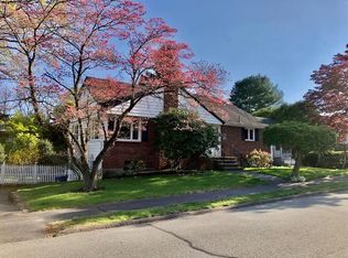 67 Woodcrest Dr, Wakefield, MA 01880