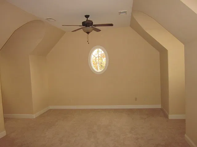Studio, 6.5 bath, $850 — Photo 3