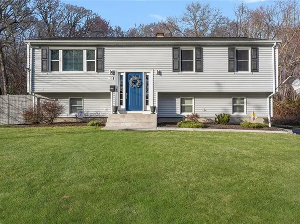 75 Woodcrest Rd, Warwick, RI 02889