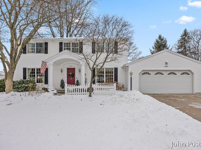 2401 Okemos Dr SE, Grand Rapids, MI, 49506