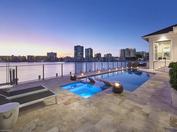 246 Mermaids Bight, NAPLES, FL 34103