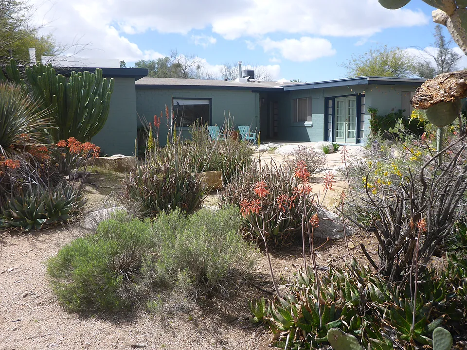 1220 E Smoot Dr #1