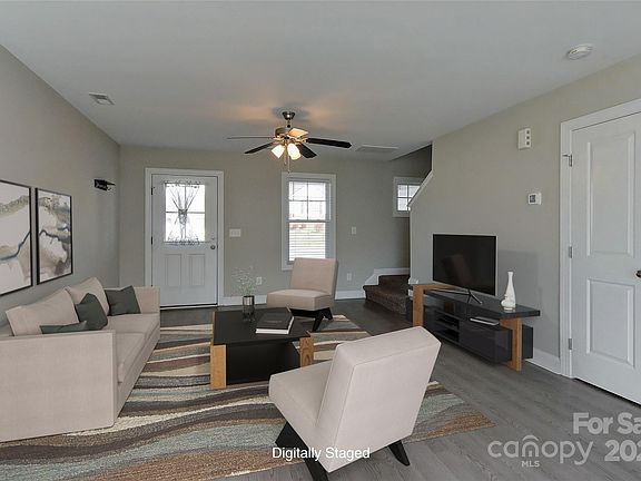 2nd image of 596 Marigold Dr
