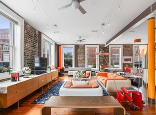 49 Barnard St, Savannah, GA 31401