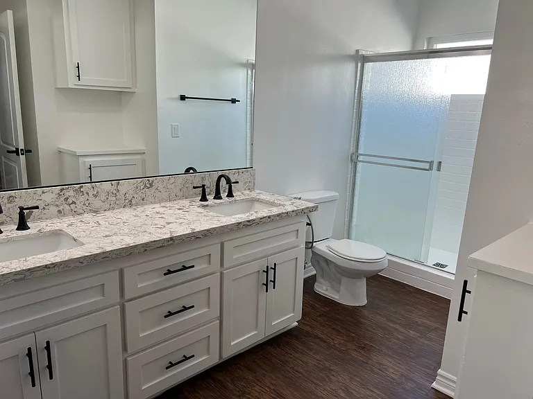 The Corinthian Apartments — Photo 8