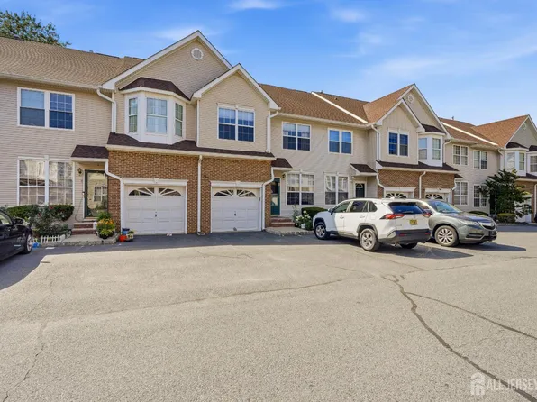 4 Reins Ct, Somerset, NJ 08873
