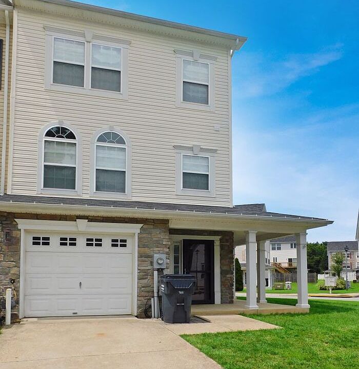 1st image of 45571 Catalina Ln