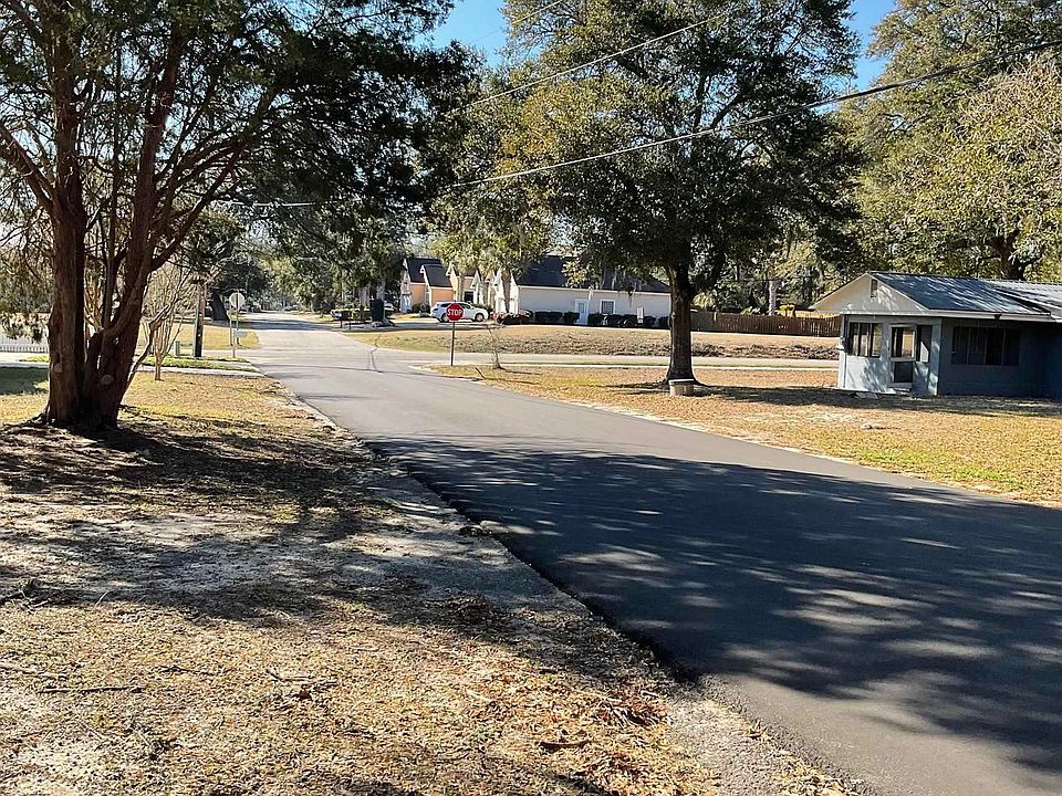 2nd image of  Forest Dr.