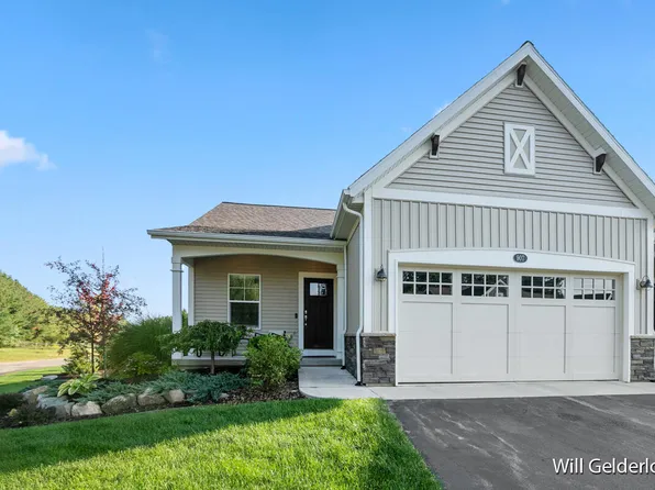 907 S Center Park Dr SW #12, Byron Center, MI 49315