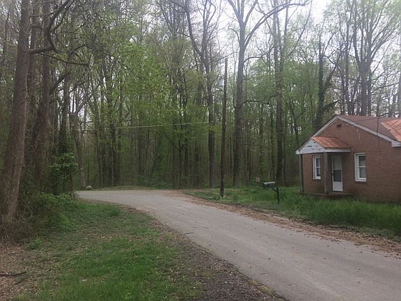 3rd image of 115 Lee Cir