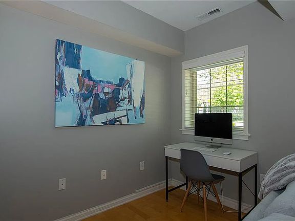 5th image of 215 N New Jersey St APT A