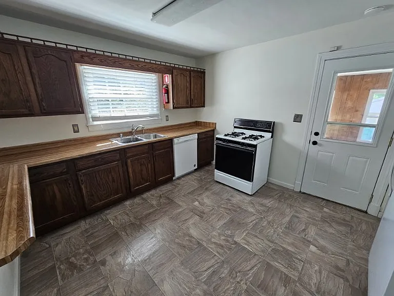 830 Packard Ave — Photo 18