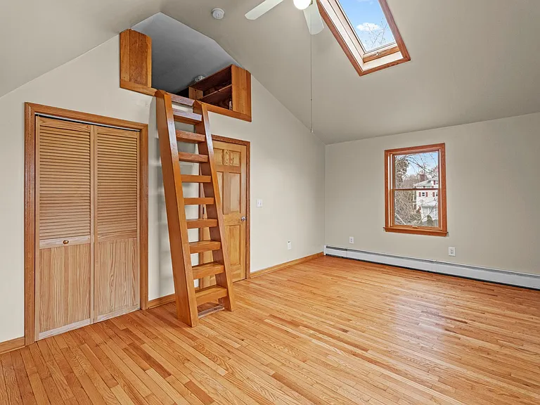 62 Brookside Ave E — Photo 28