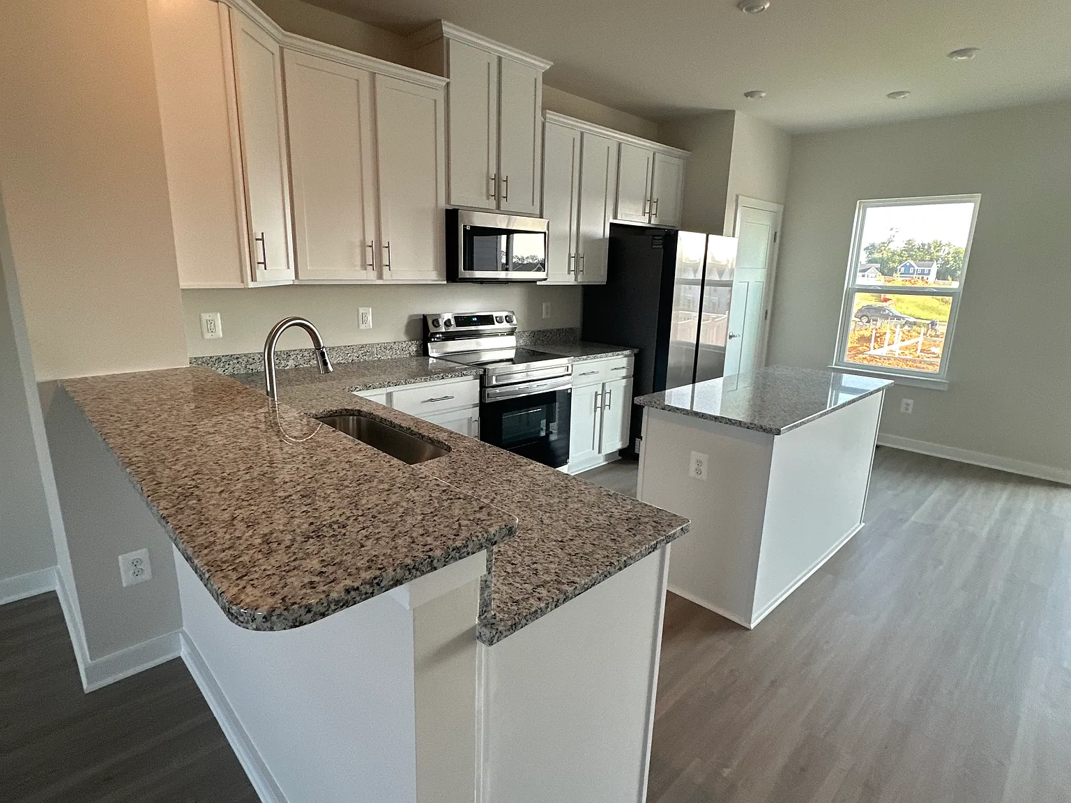 263 Huntwellwest Blvd — Photo 2