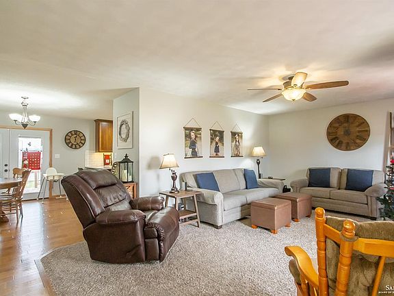 4th image of 2086 Highland Ave