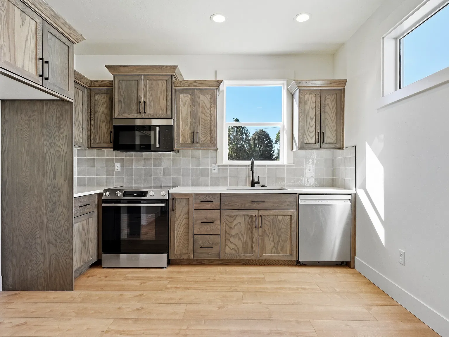 1 bed, 400 sqft, $1,500 — Photo 2