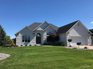 41 Sawmill Creek Trl, Saginaw, MI 48603