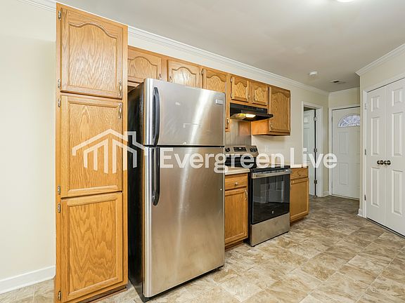 2nd image of 1648 Thompson Dr