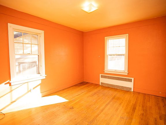 4th image of 709 S 12th St