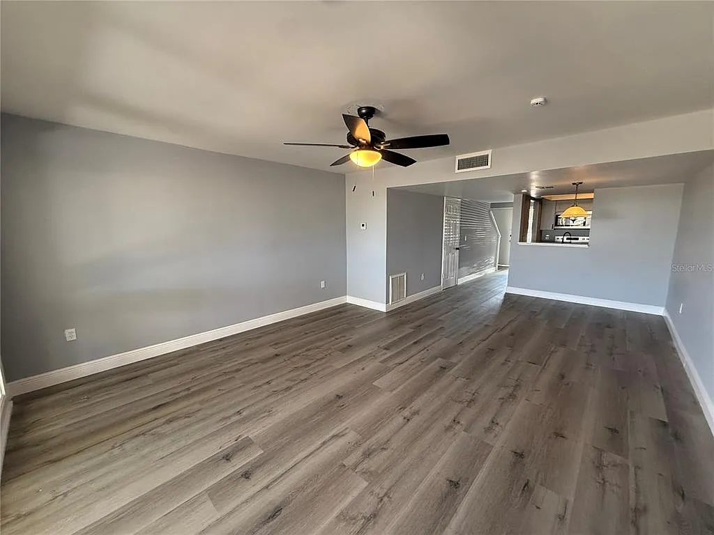 Building Photo - 5055 Eaglesmere Dr #D-04