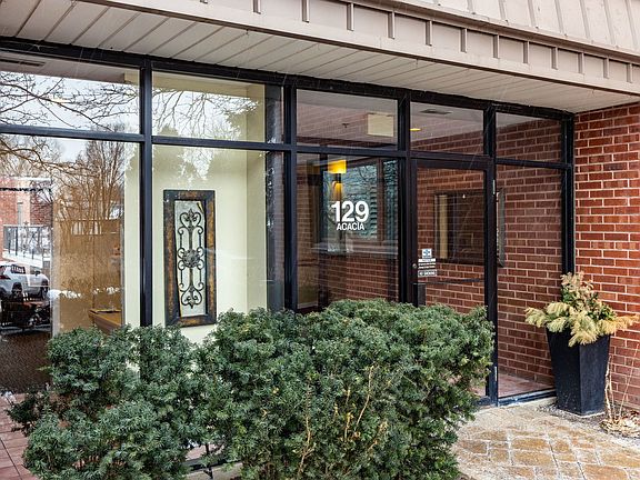 2nd image of 129 Acacia Cir APT 106E