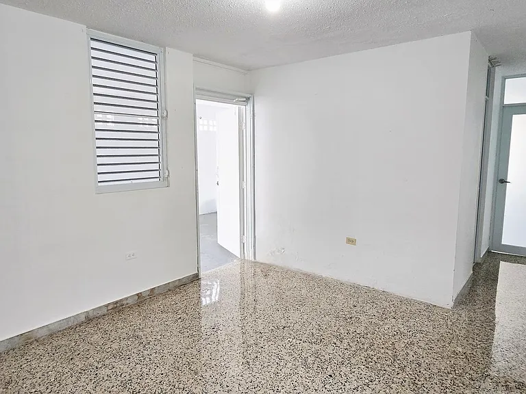 GG-4 Calle 28 — Photo 9