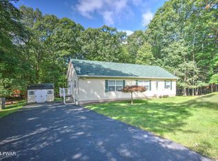 133 Stonehenge Rd, Milford, PA 18337