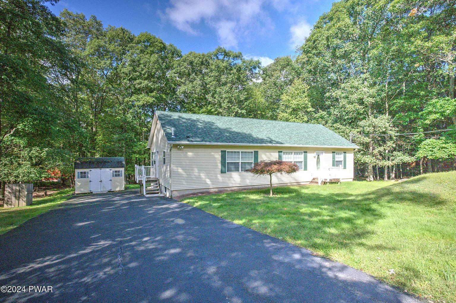 133 Stonehenge Rd photo 1