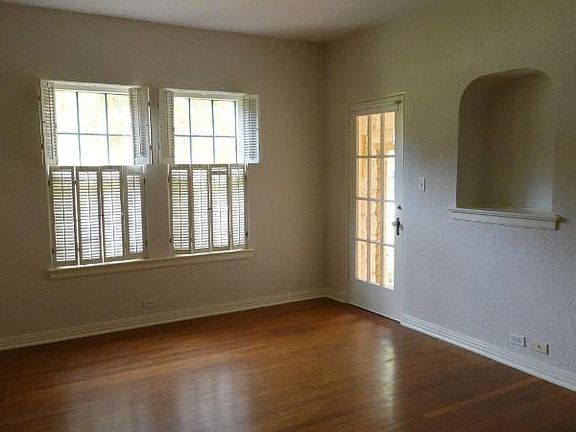 3rd image of 238 W Hollywood Ave #1