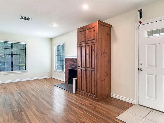 4th image of 1305 S Siesta Ave #1