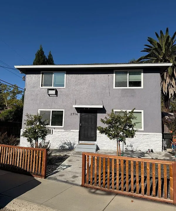 2714 San Fernando Way #3
