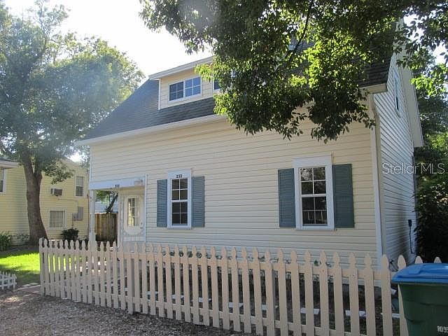 1st image of 232 W Warren Ave