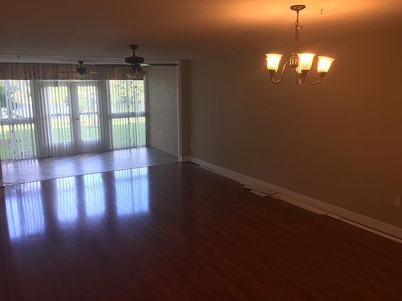 Living Room/ Dinning Room