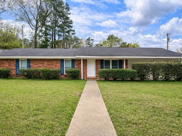 860 White Cir, Grenada, MS 38901