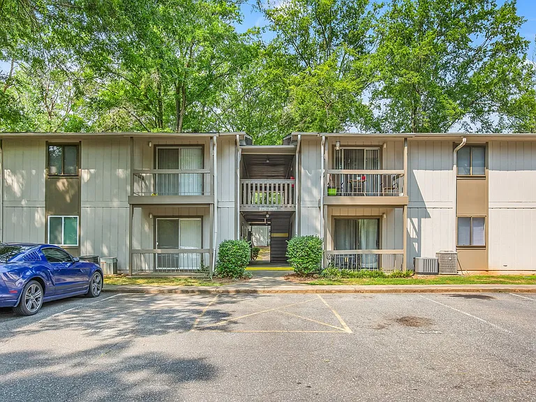 2260 Sunderland Rd #82W — Photo 20