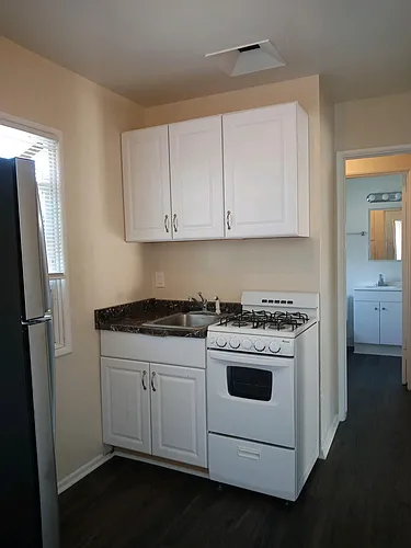 1421 W Alameda Ave Photo 1