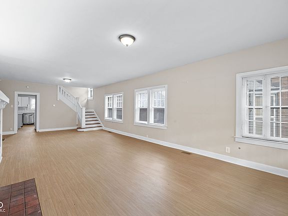 4th image of 5262 N College Ave