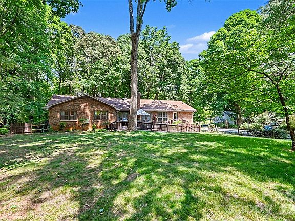 3rd image of 5523 Beaver Dam Ln
