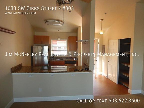 3rd image of 1033 SW Gibbs St Unit 303