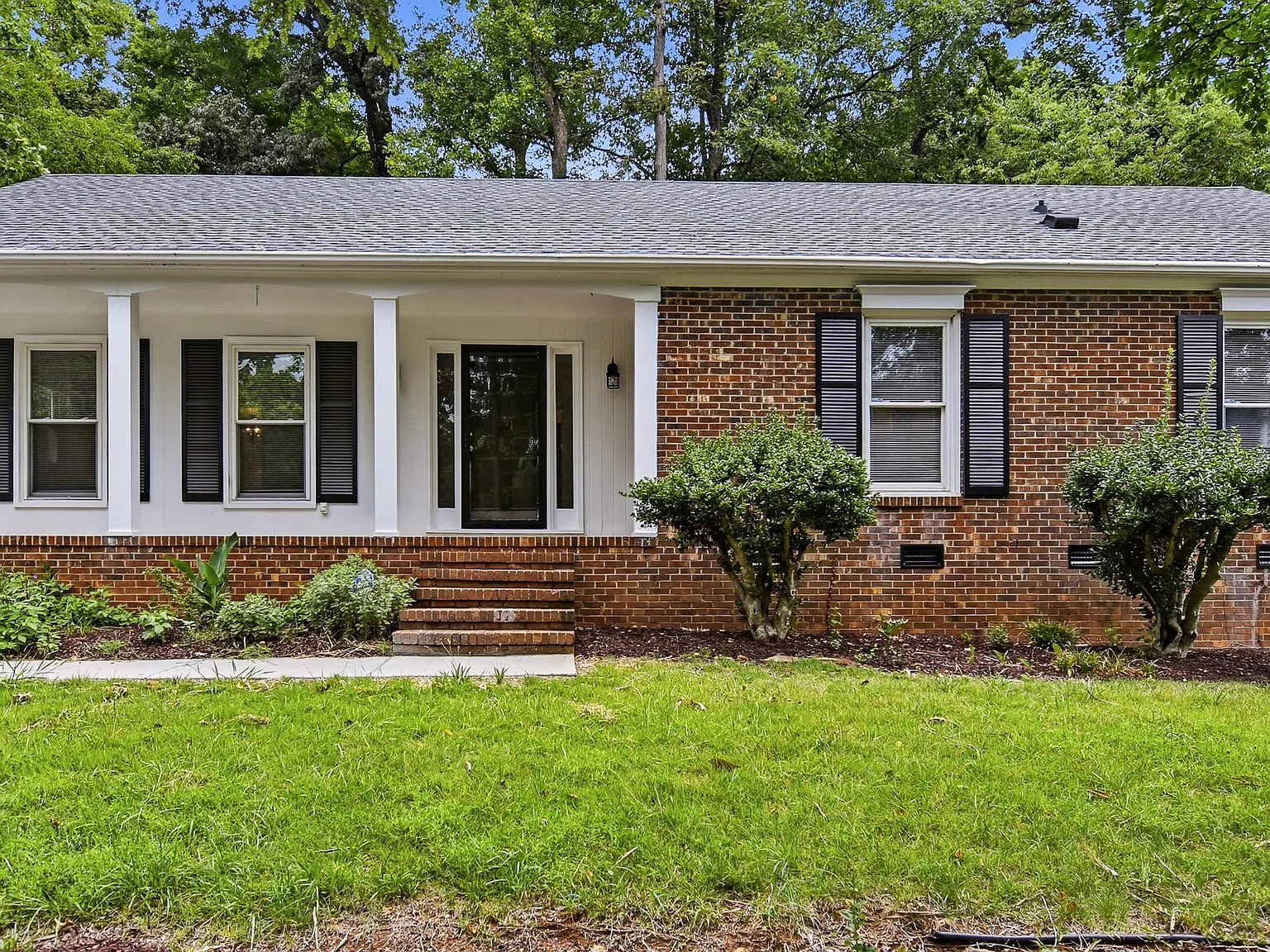 4 bed, 1827 sqft, $2,375 — Photo 1